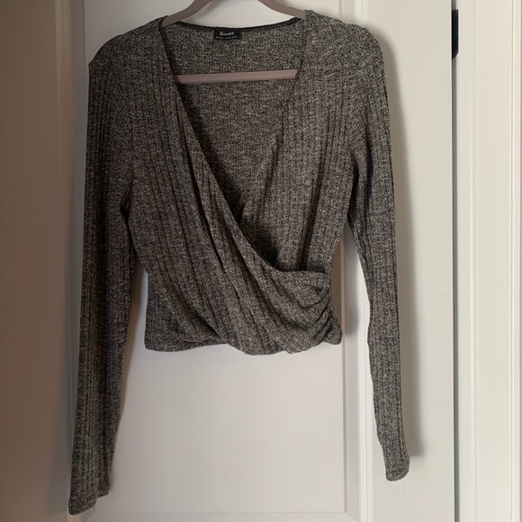 Crop long sleeve wrap top - Picture 2 of 4